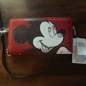 Mickey Mouse wallet has crossbody strap